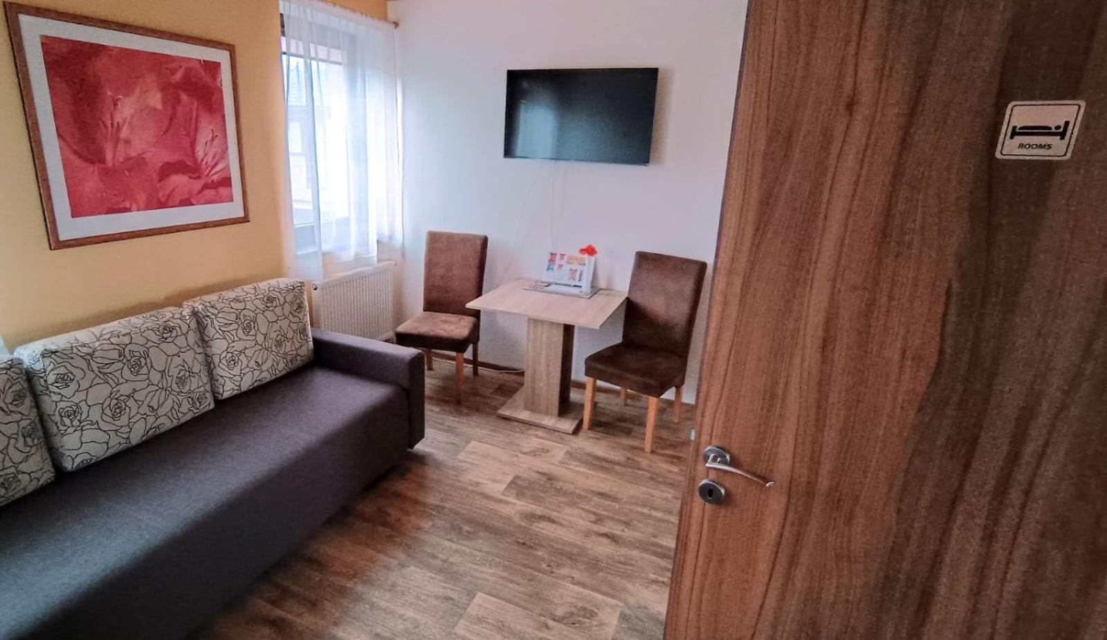 Guest House Sherpa Moravská Třebová Екстериор снимка