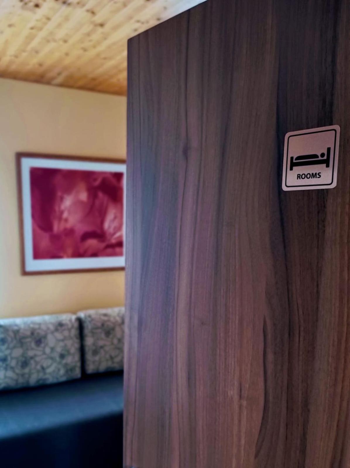 Guest House Sherpa Moravská Třebová Екстериор снимка